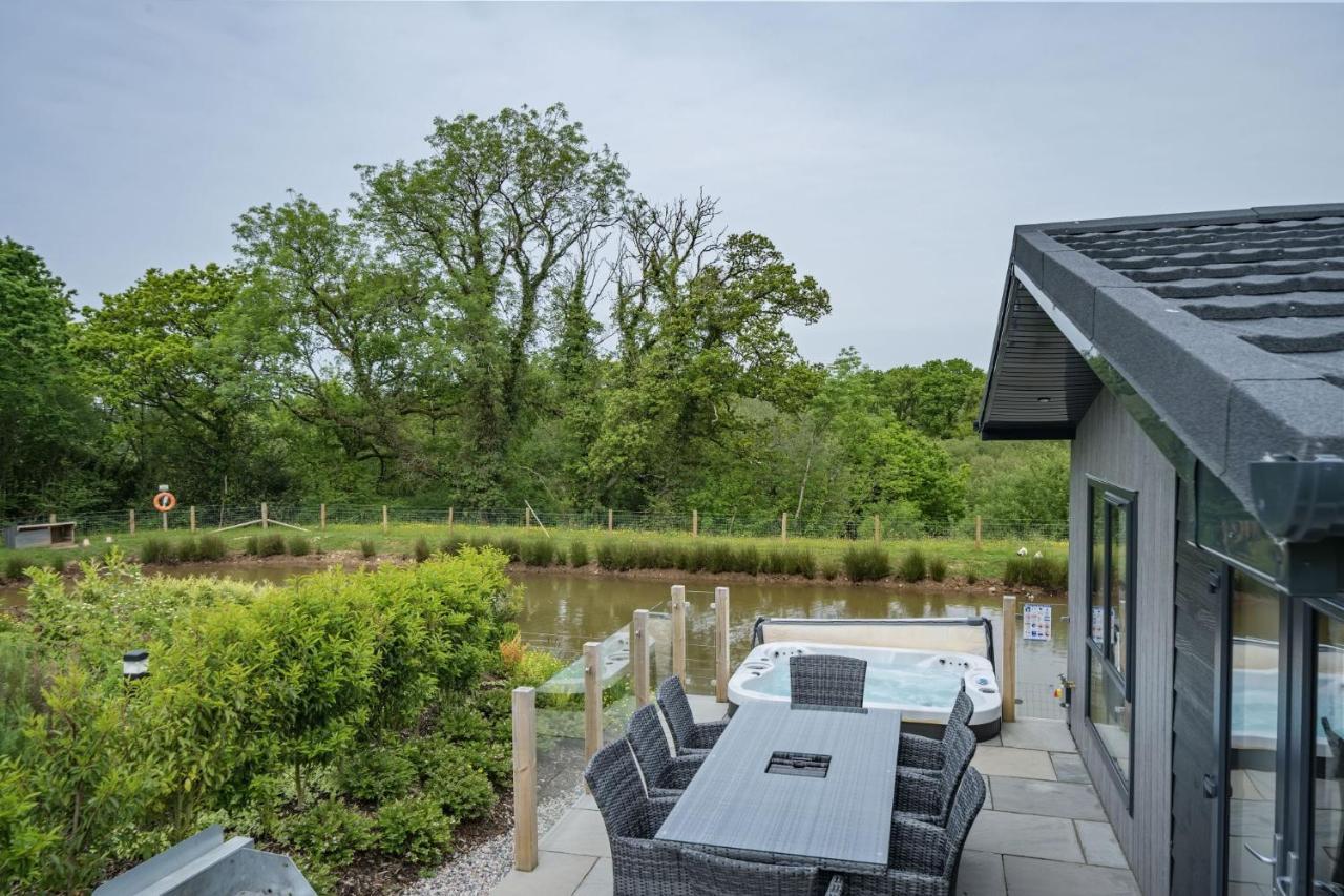 Lilac Lodge, 22 Roadford Lake Lodges Lifton Eksteriør billede