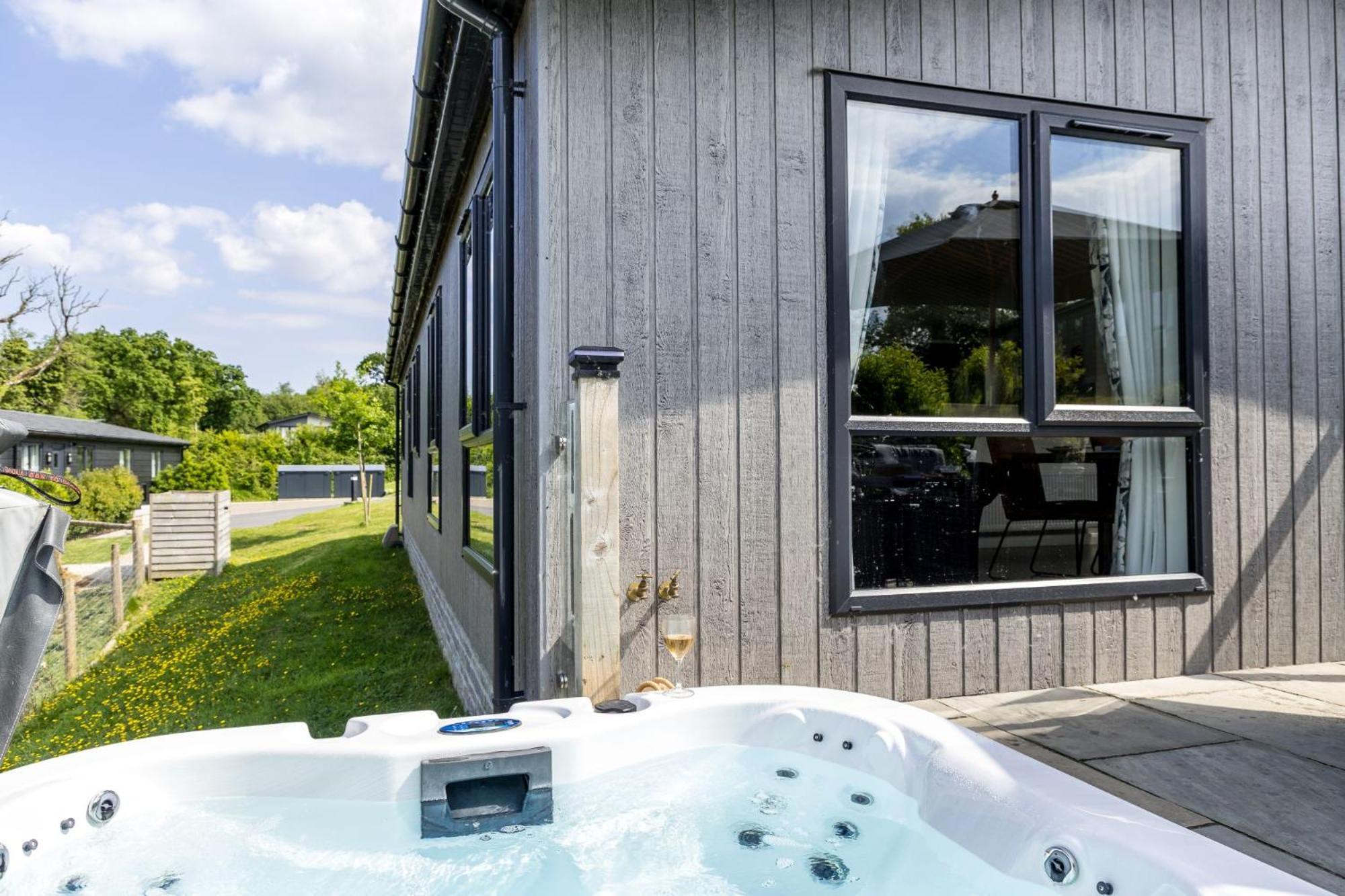 Lilac Lodge, 22 Roadford Lake Lodges Lifton Eksteriør billede