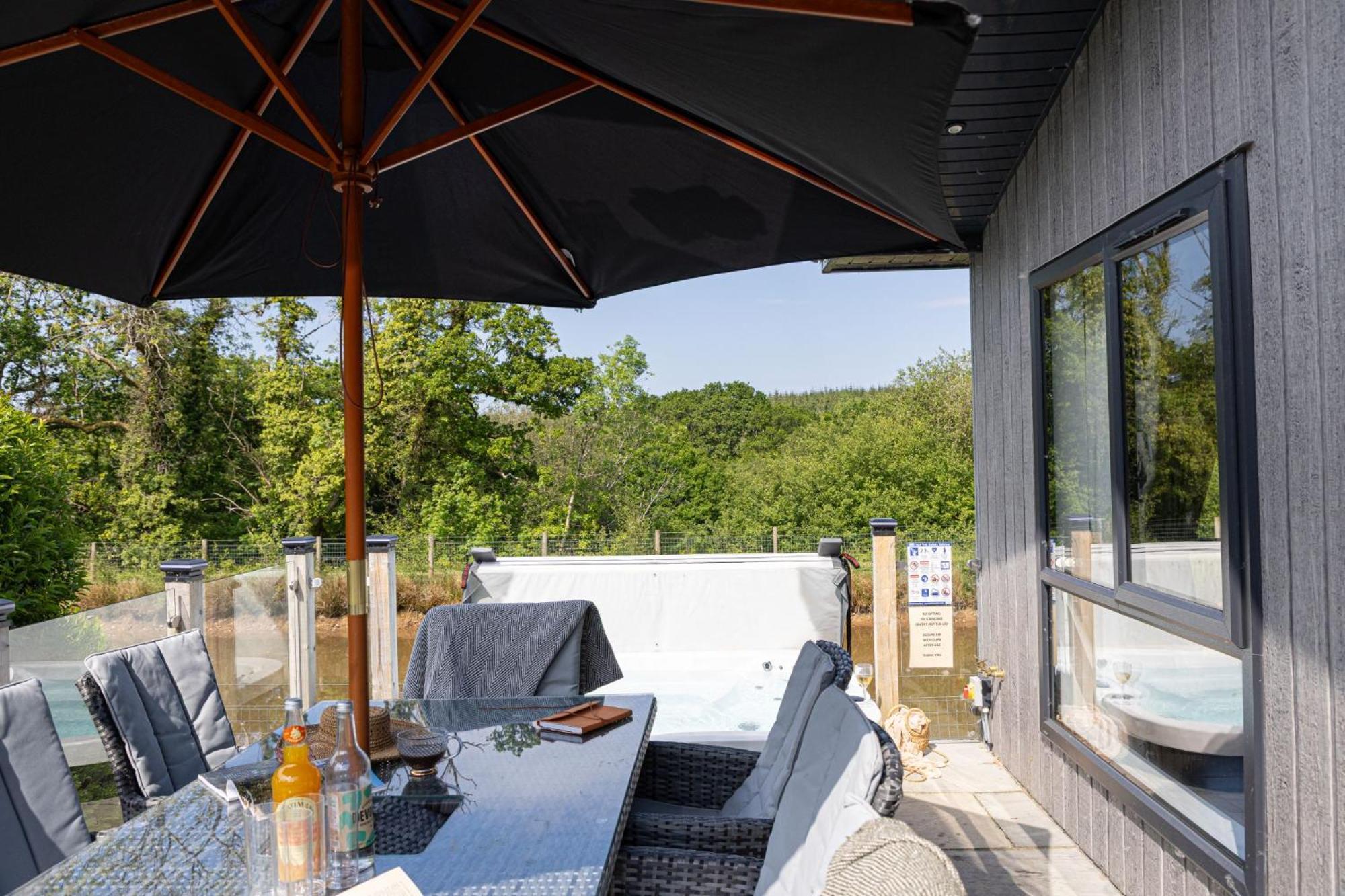 Lilac Lodge, 22 Roadford Lake Lodges Lifton Eksteriør billede